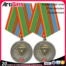 insignias de escudo medalla chapados en oro personalizados
